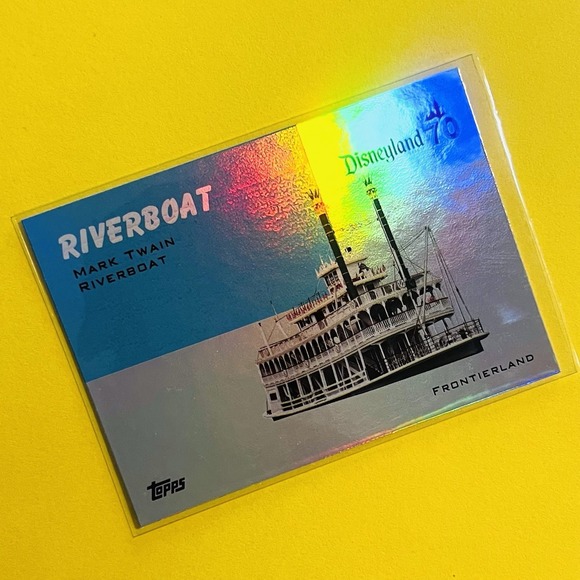 2025 Topps Disneyland 70th Anniversary Mark Twain Riverboat Rainbow Foil #T54-9 - Picture 2 of 3